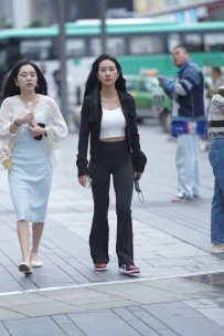 【精选街拍】Vol.3261 黑白搭配好身材 [107P-1.06GB]